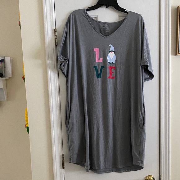 Gray Love Graphic Women's T-Shirt - Picture 1 of 5